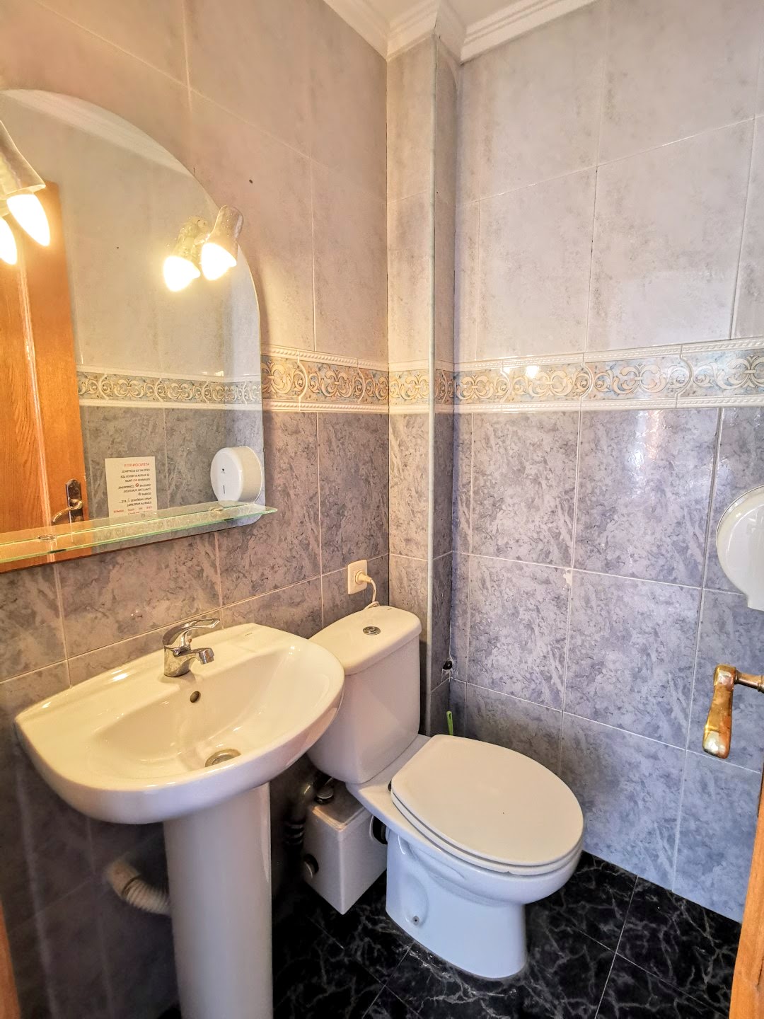 Apartamento único de 10 dormitorios en venta a poca distancia de la playa