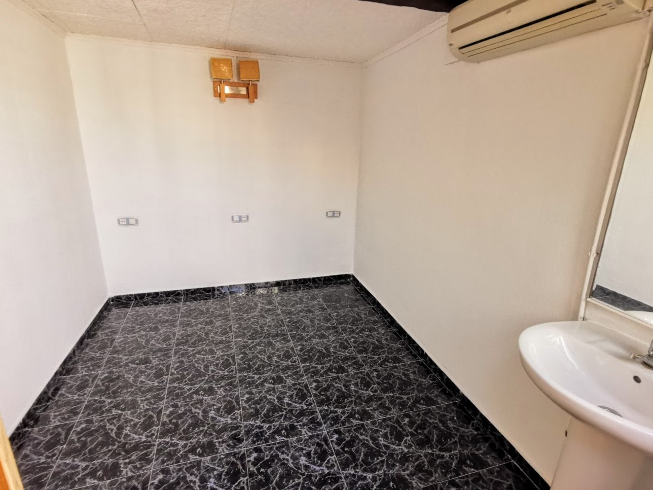 Apartamento único de 10 dormitorios en venta a poca distancia de la playa