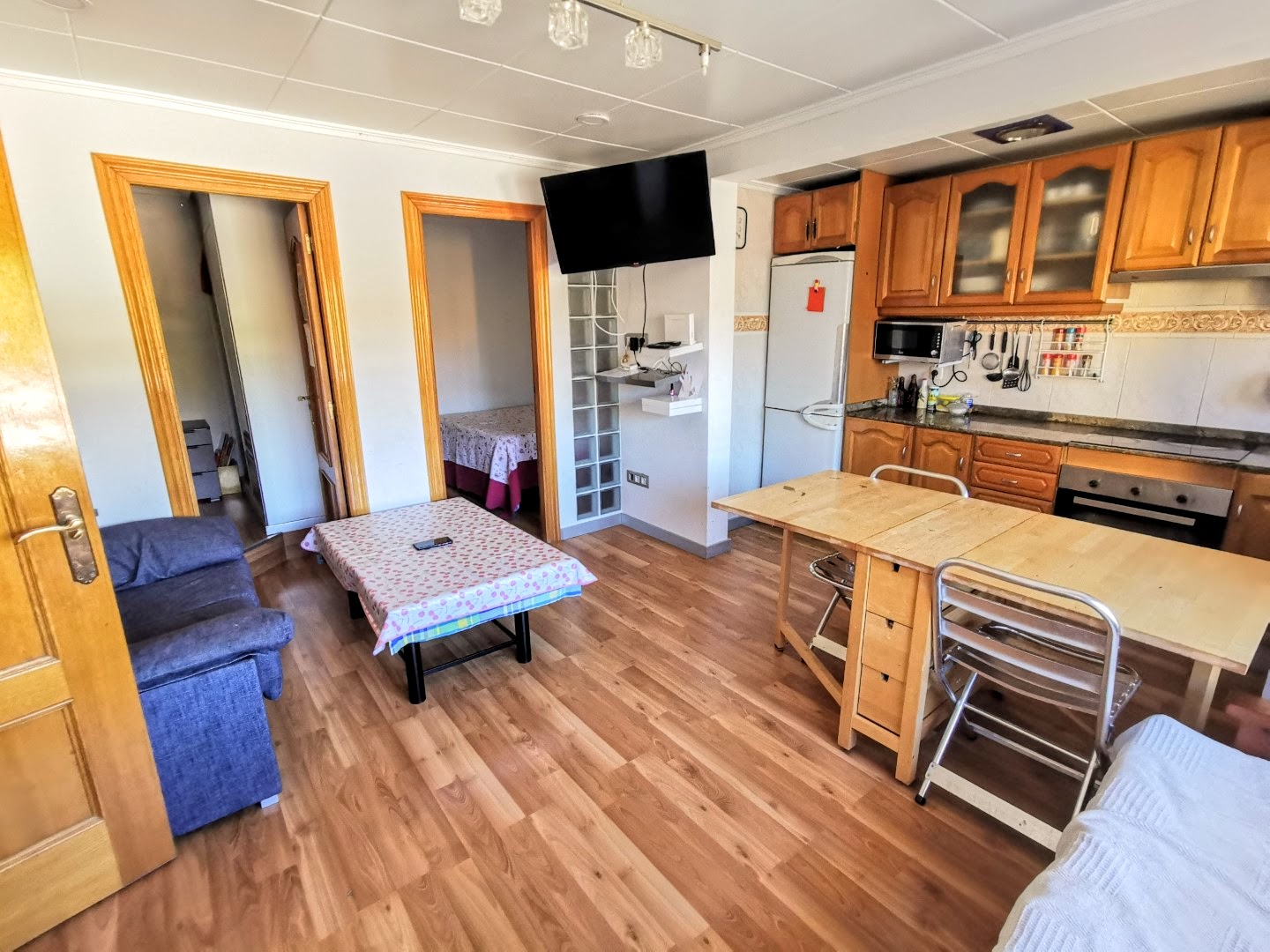Unik 10 sengs leilighet til salgs i gangavstand til stranden