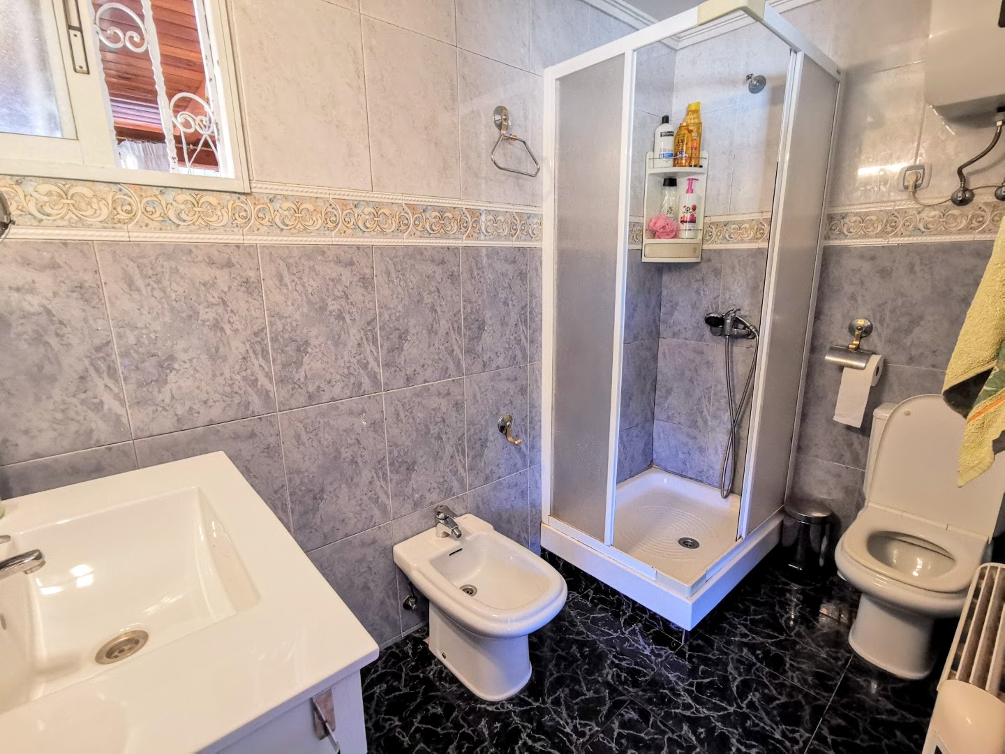 Apartamento único de 10 dormitorios en venta a poca distancia de la playa
