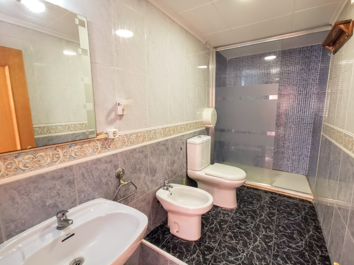 Apartamento único de 10 dormitorios en venta a poca distancia de la playa