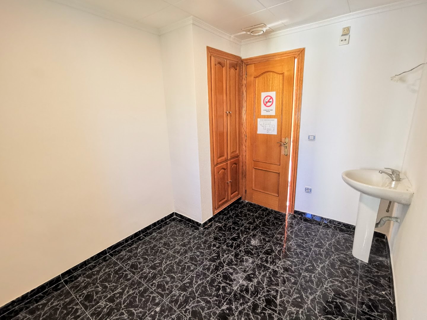 Apartamento único de 10 dormitorios en venta a poca distancia de la playa