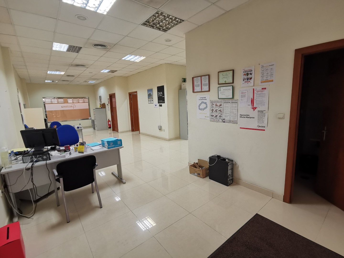 Espacio comercial de primera calidad en la vibrante Calpe: 163 m² de esquinera