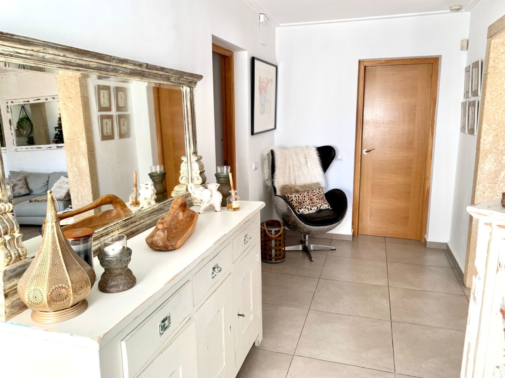 Exquisita villa de 5 dormitorios con impresionantes vistas en venta en Jávea cerca de la playa.