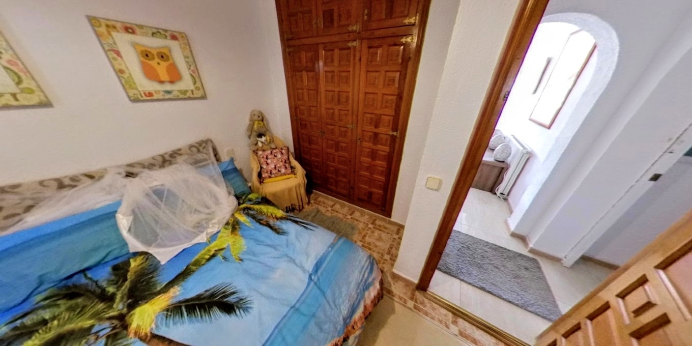 Gran villa de 7 dormitorios en venta en Javea cerca de los servicios.