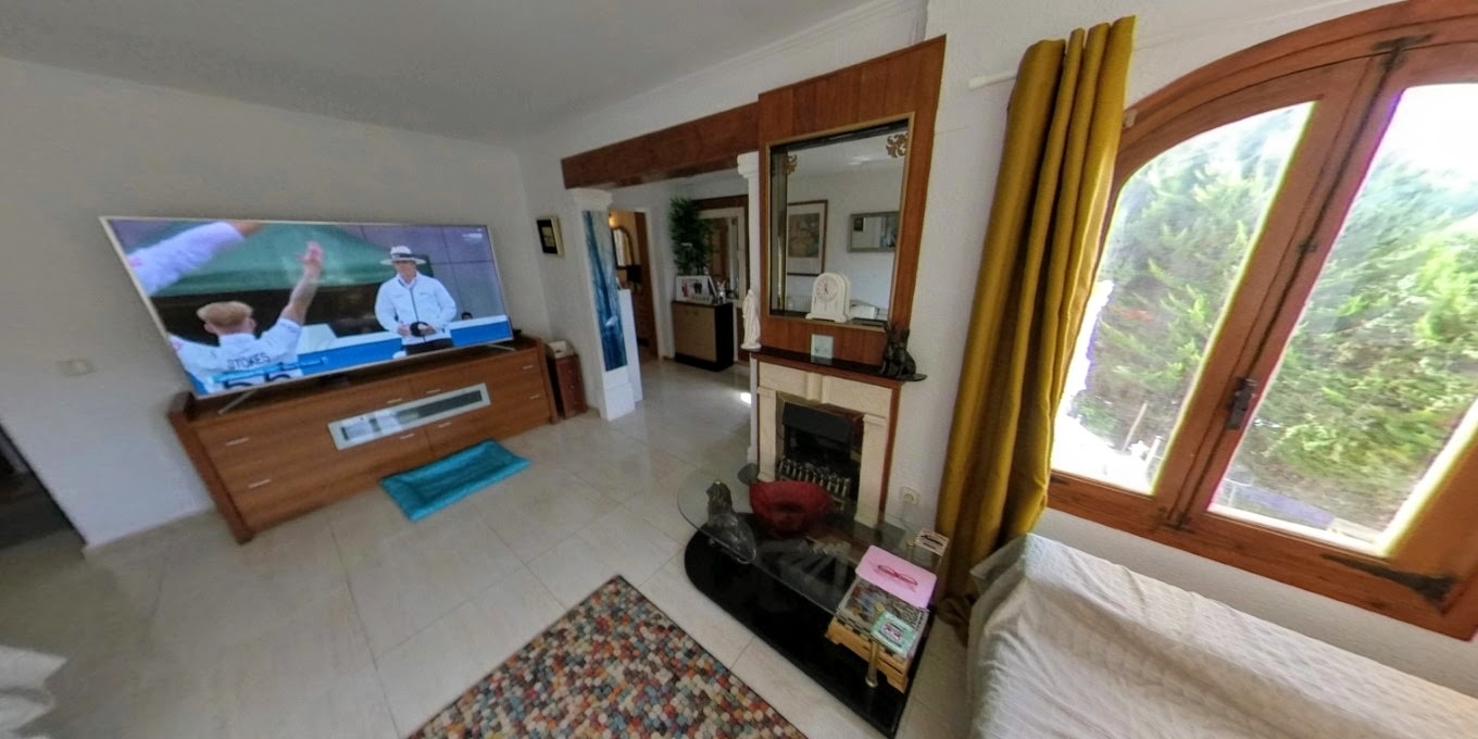 Gran villa de 7 dormitorios en venta en Javea cerca de los servicios.